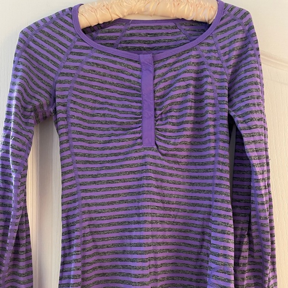 Lululemon long sleeve women’s shirt size4 - Picture 1 of 4